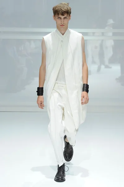 Look 14